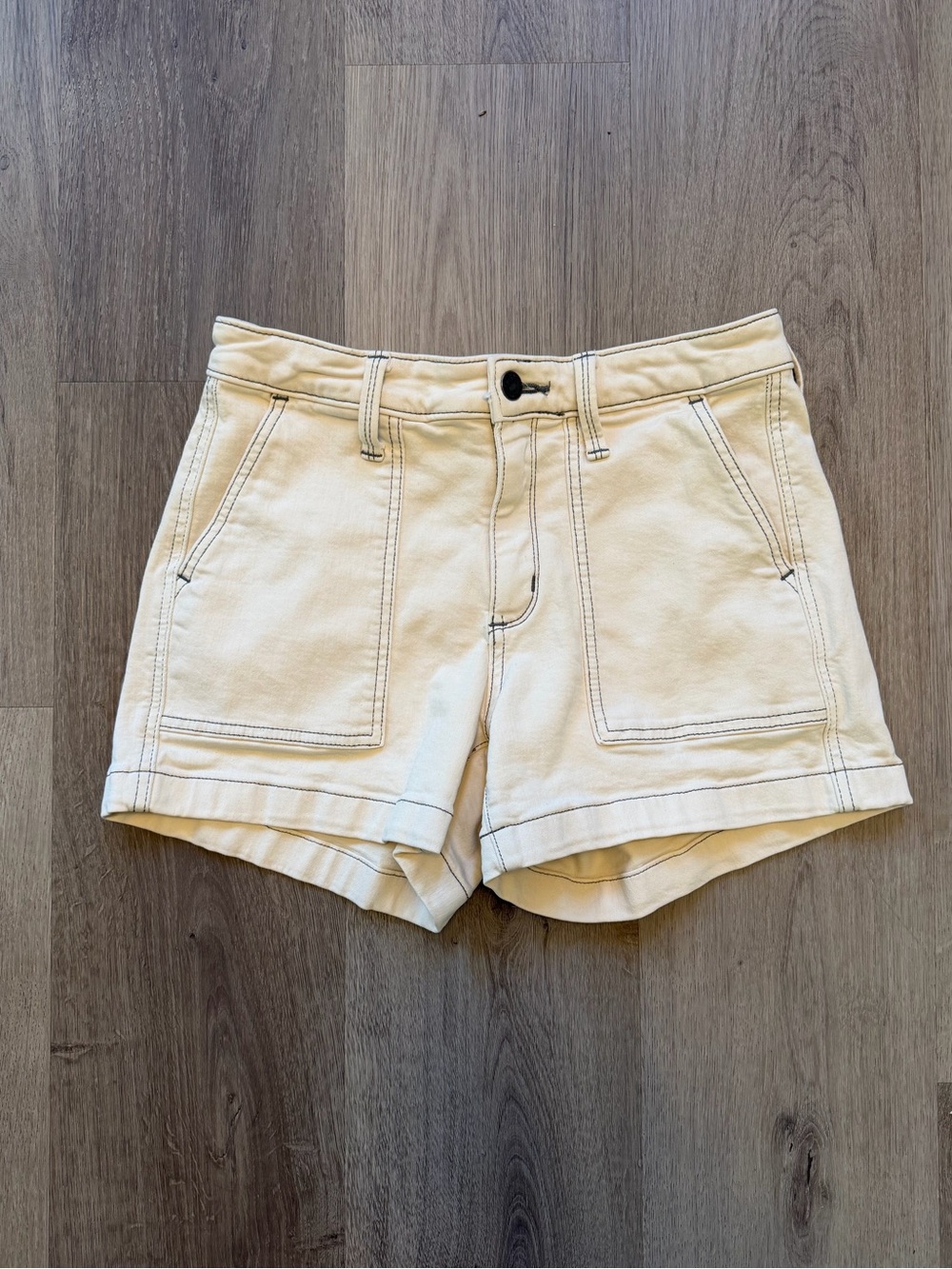 Universal Thread High Rise Midi Shorts Cream Size 2